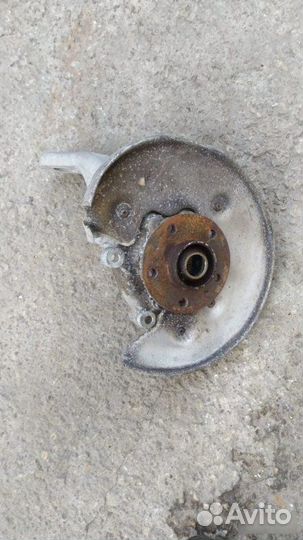 Кулак задний правый Audi Q5 2008-2017