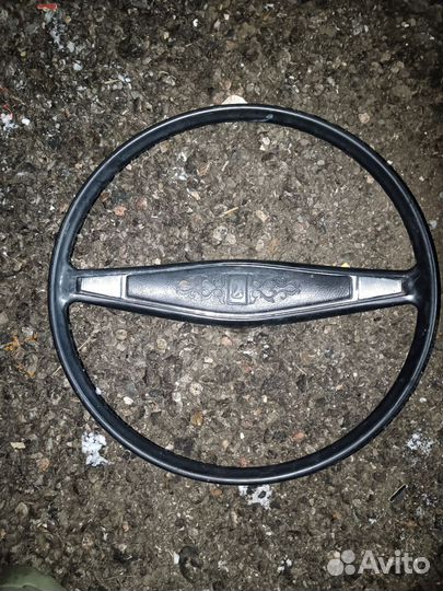 Продаю руль на ваз 2106