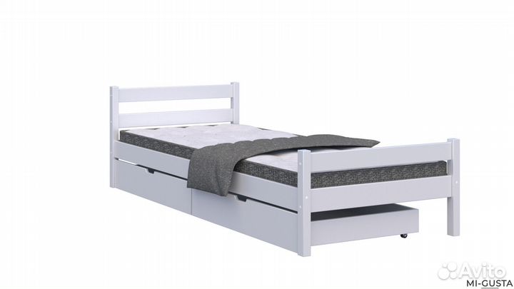 Детская кровать из массива