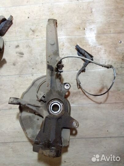 Кулак поворотный передний левый Faw Besturn B-50