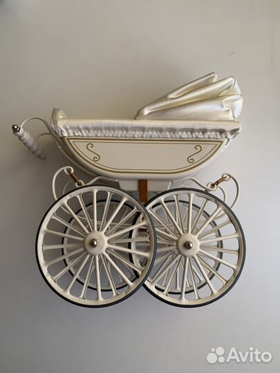 Кукольная коляска