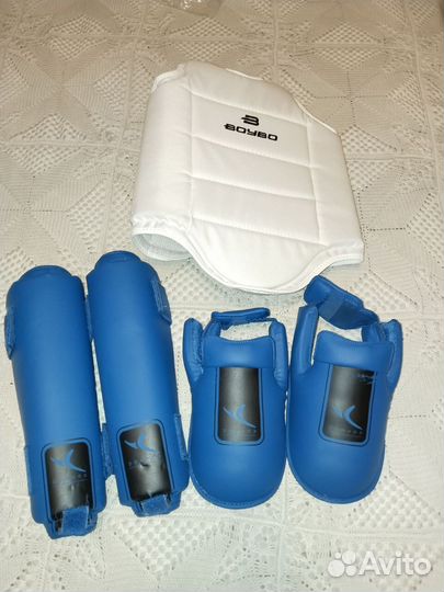 Продам форму и амуницию для тренировок каратэ