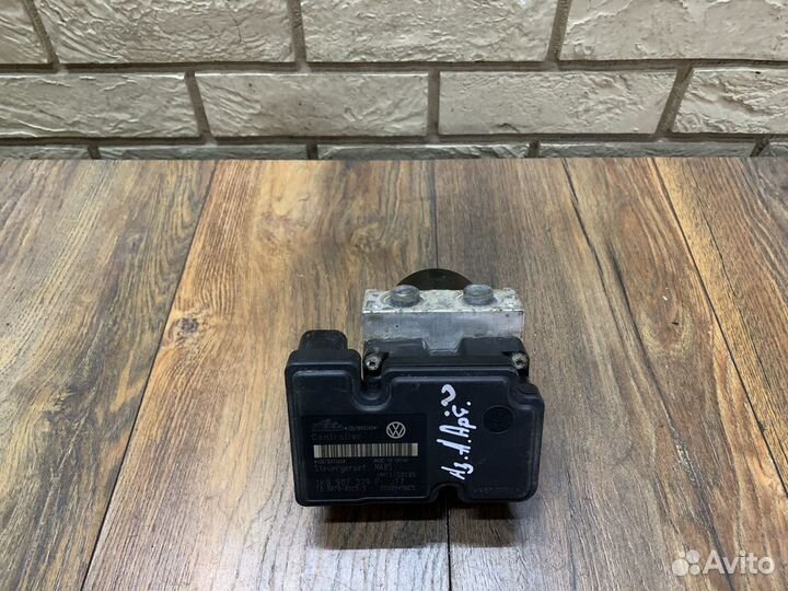 Audi A3 (8P1) 2003-2013 Блок ABS (насос)