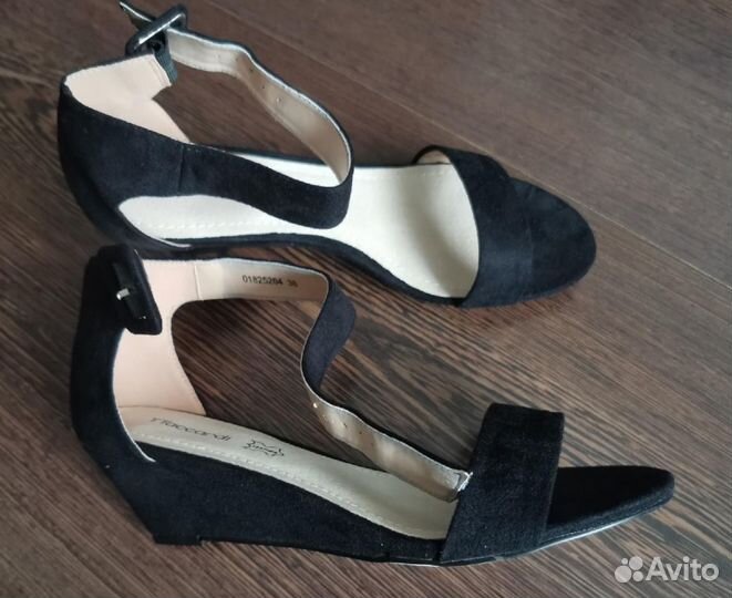 Босоножки новые37/38