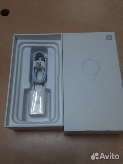 Xiaomi Mi 9 SE, 6/128 ГБ