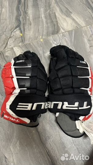 Перчатки хоккейные True xc9