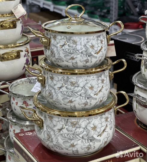 Набор кастрюль