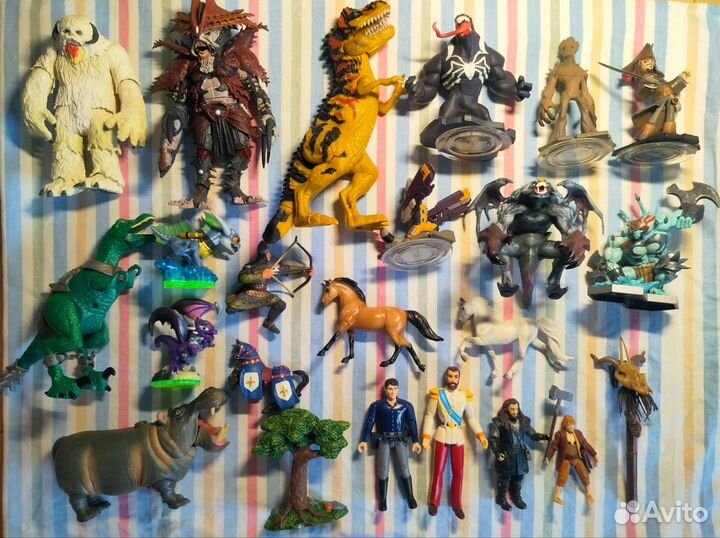 Фигурки животных разные