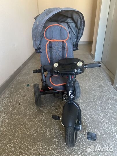 Детский велосипед с ручкой