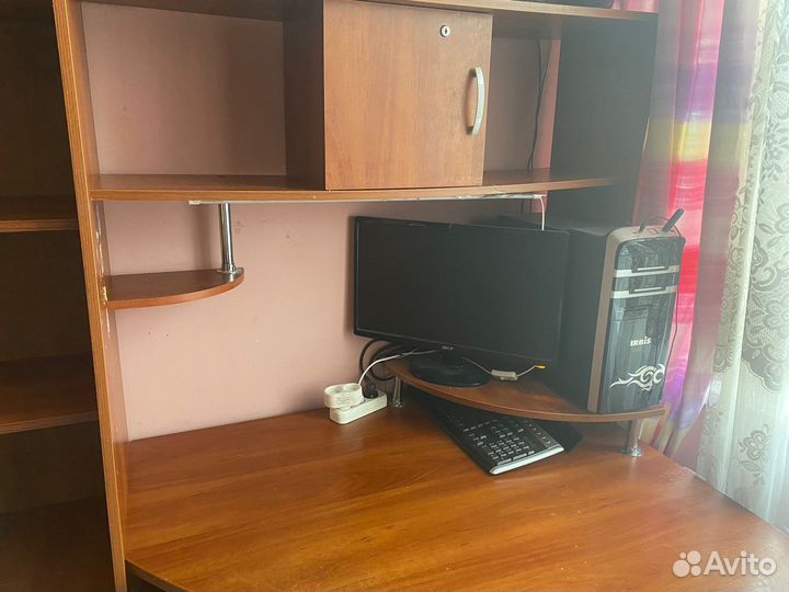 Компьютерный стол