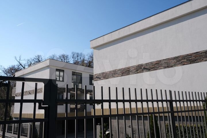 Таунхаус 165 м² на участке 1 сот.