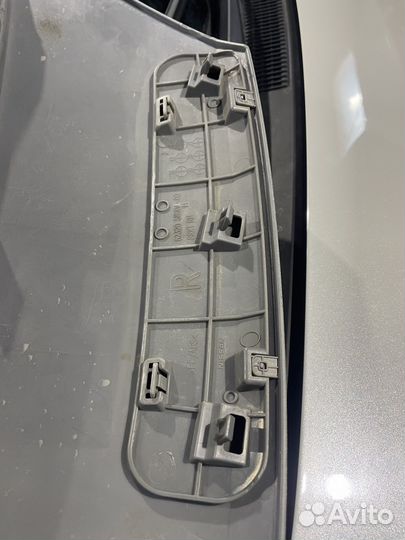 Решотка радиатора Nissan Note NE12