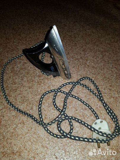 Утюг дорожный