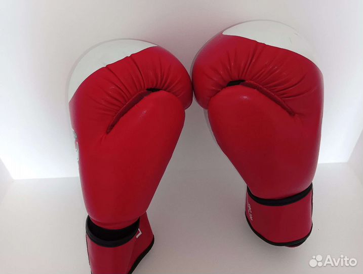 Боксерские перчатки