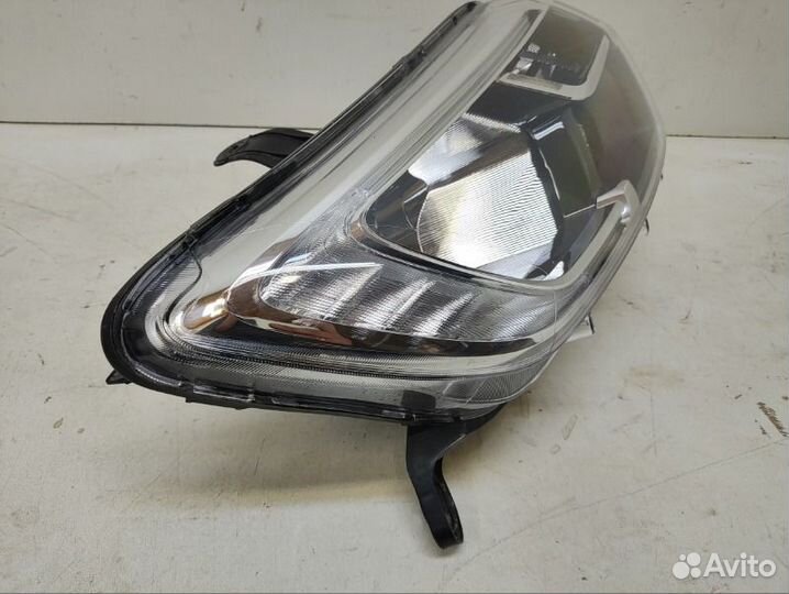 Фара правая Renault Logan 2 2018