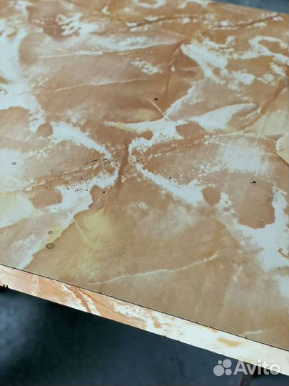 Кухонный стол. Есть два варианта