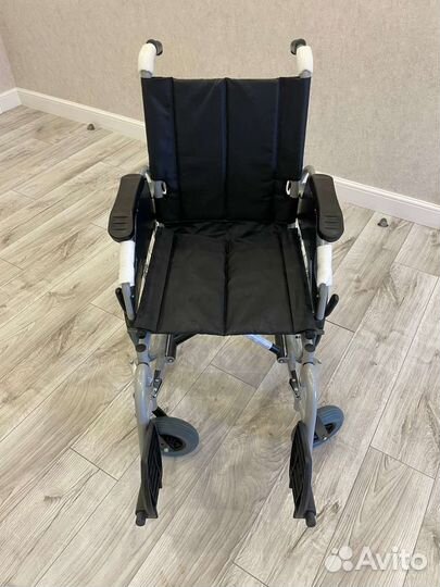 Инвалидная коляска новая