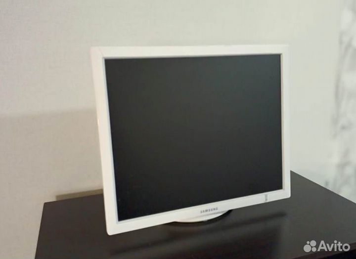 Монитор Samsung 19