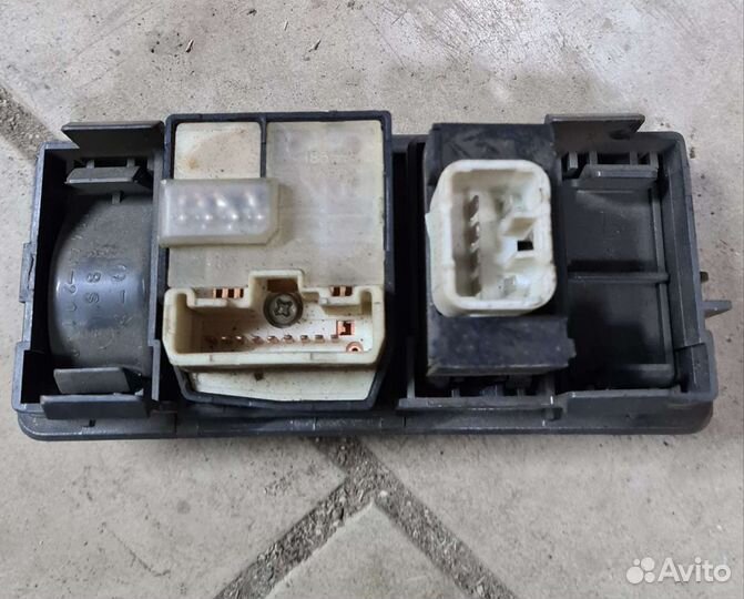 Блок управления зеркал toyota corolla e120