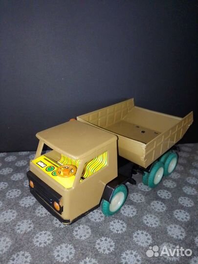 Реалистичные Игрушки. Камаз -43114. Камаз -65115