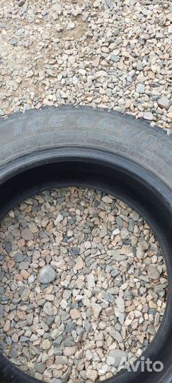 Bridgestone Ice Cruiser 7000 215/60 R17
