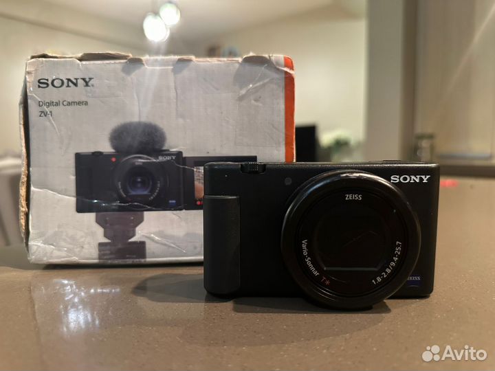 Камера Sony ZV-1