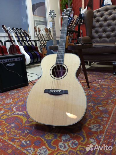 Акустическая гитара массив Parkwood концерт