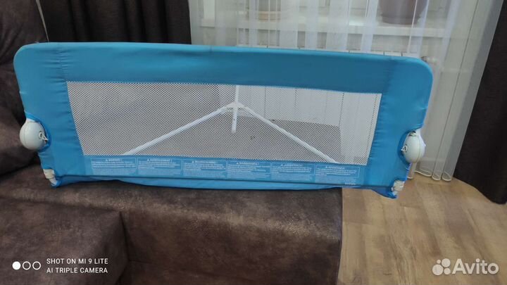 Защитный бортик для детской кровати