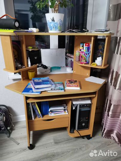 Компьютерный стол