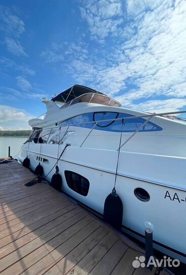 Azimut 55 Флаг РФ