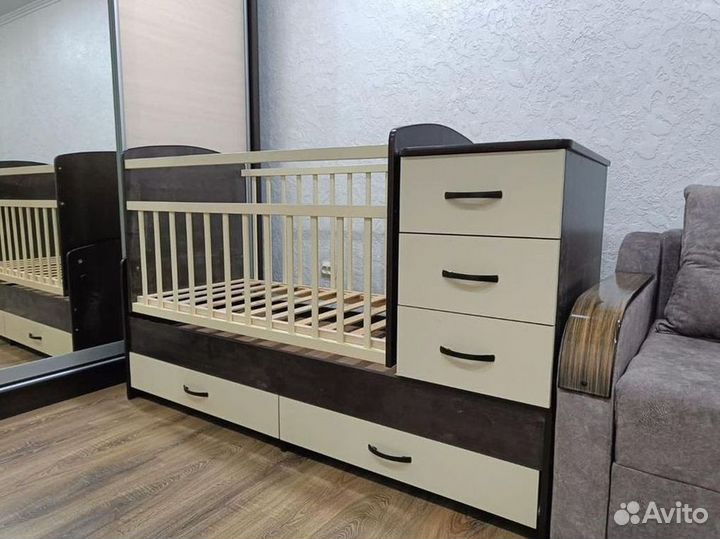 Детская кроватка