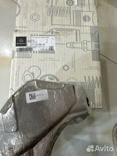 Крепление опоры двигателя