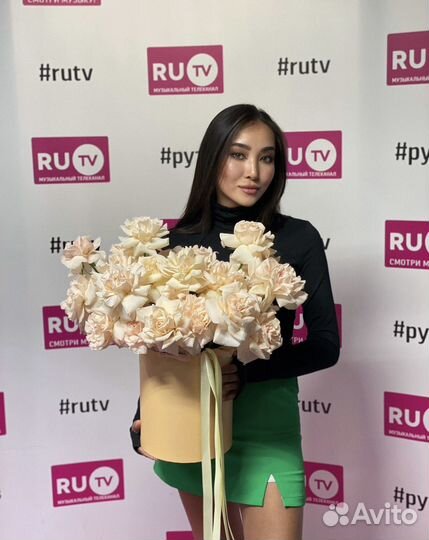 Кремовые розы