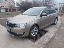 Skoda Rapid 1.6 AT, 2019, 68 000 км, с пробегом, цена 1 860 000 руб.