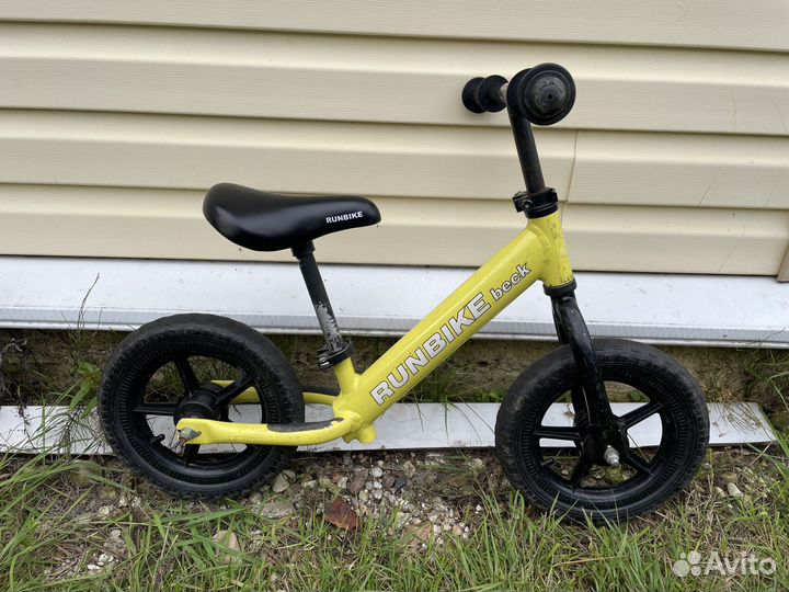 Беговел runbike желтый