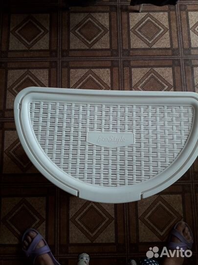 Корзина, зеркало, полка