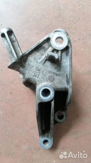 Кронштейн МКПП Opel Astra J 1.8 A18XER 2012