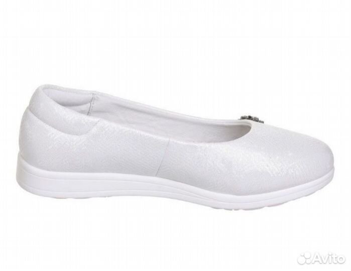 Продам туфли для девочки размер 36