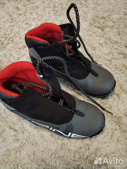 Лыжные ботинки