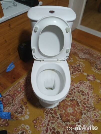 Унитазы и бачки бу