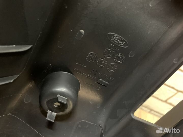 Ford Explorer с 2011 Кожух рулевой колонки