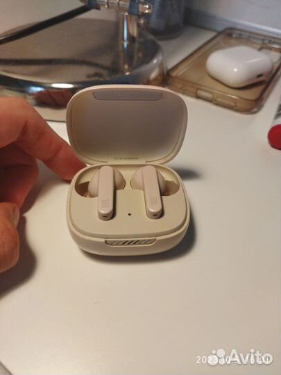 Беспроводные наушники jbl live pro tws