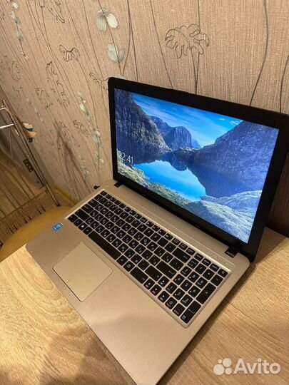 Ноутбук asus X540L с сумкой в подарок
