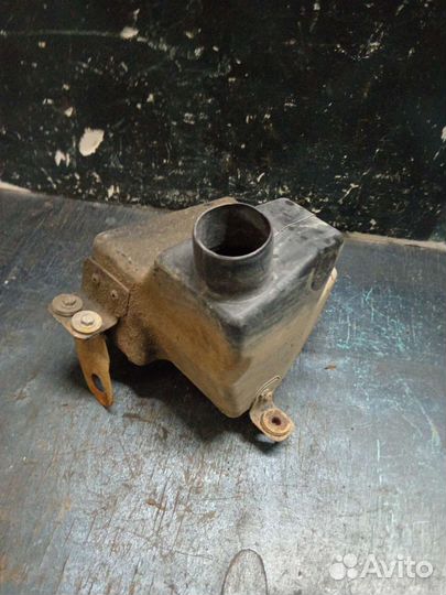 Резонатор воздушного фильтра Kia Spectra