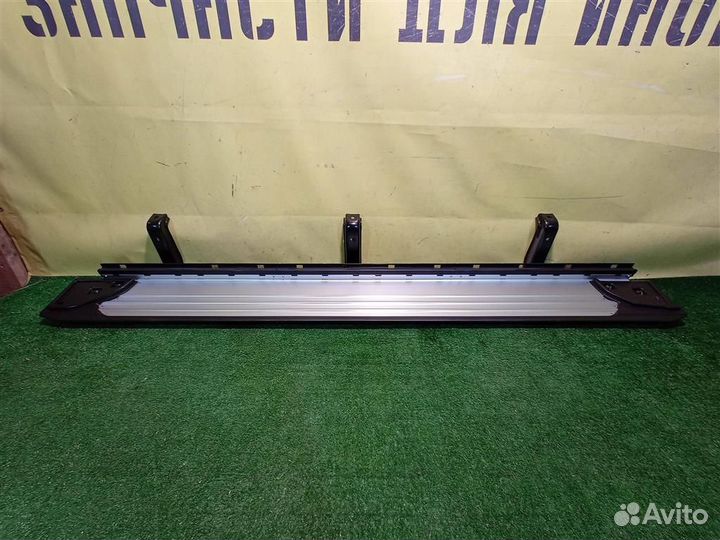 Подножка порога правая Mitsubishi Pajero/Montero