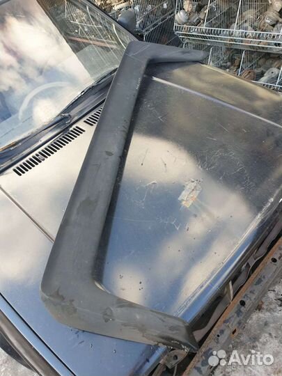 Спойлер zender santana