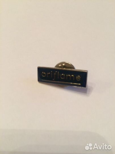 Раритетный значок дистрибьютора Орифлейм 2000 г