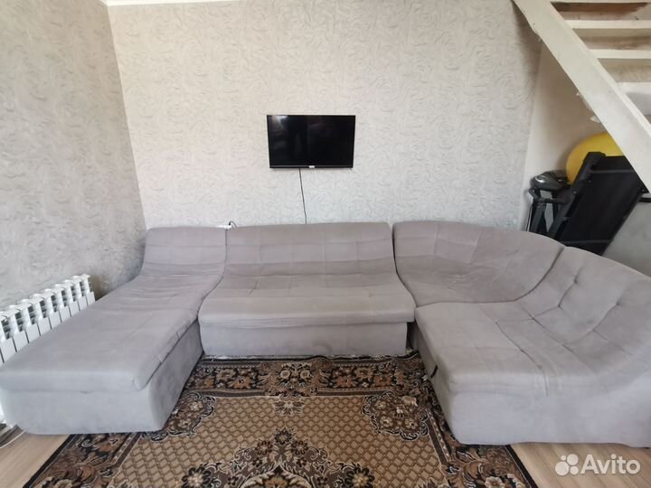 Большой модульный диван