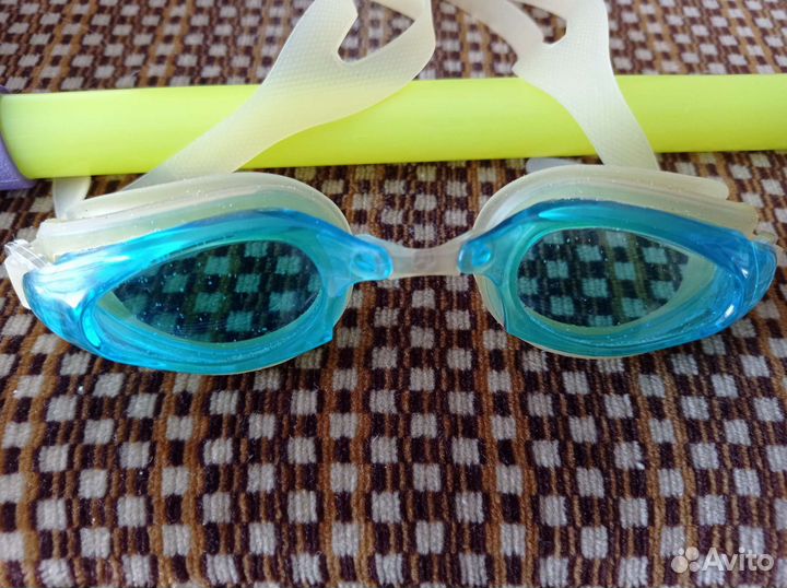 Очки для плавания