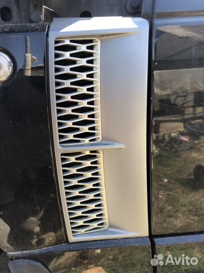 Накладка решетка крыла range rover vogue 4.2